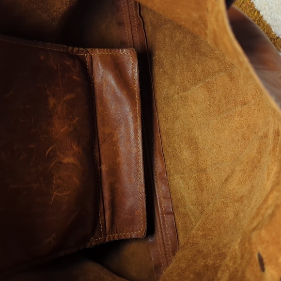 Lifetime Leather Tote - Picture 7 of 7